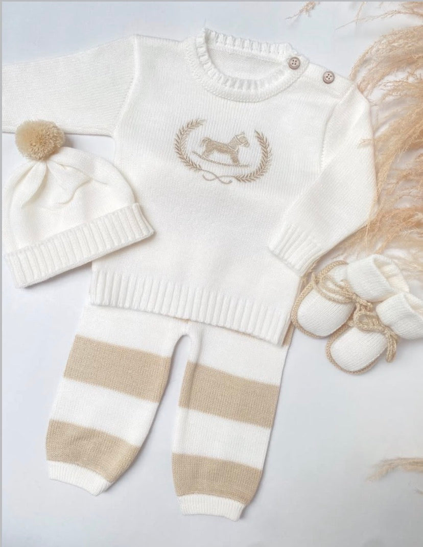 Set horse arena. 1 a 4 meses