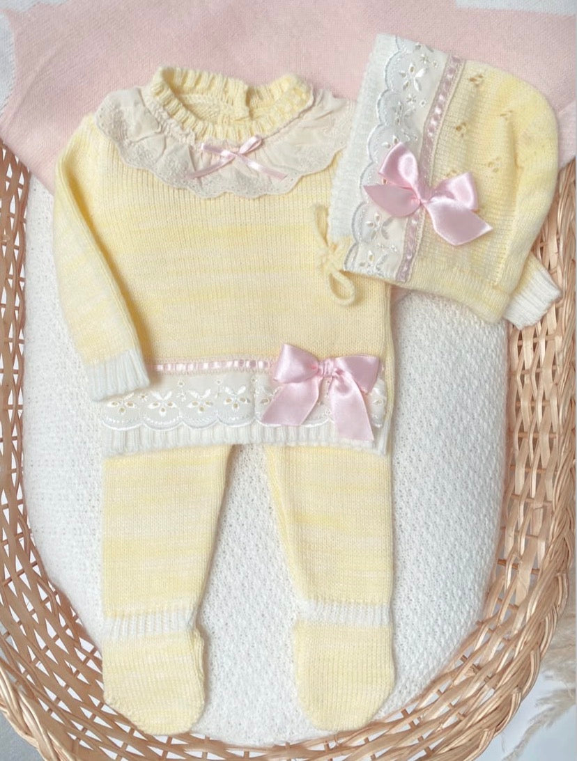 Set Andalucía amarillo y rosa