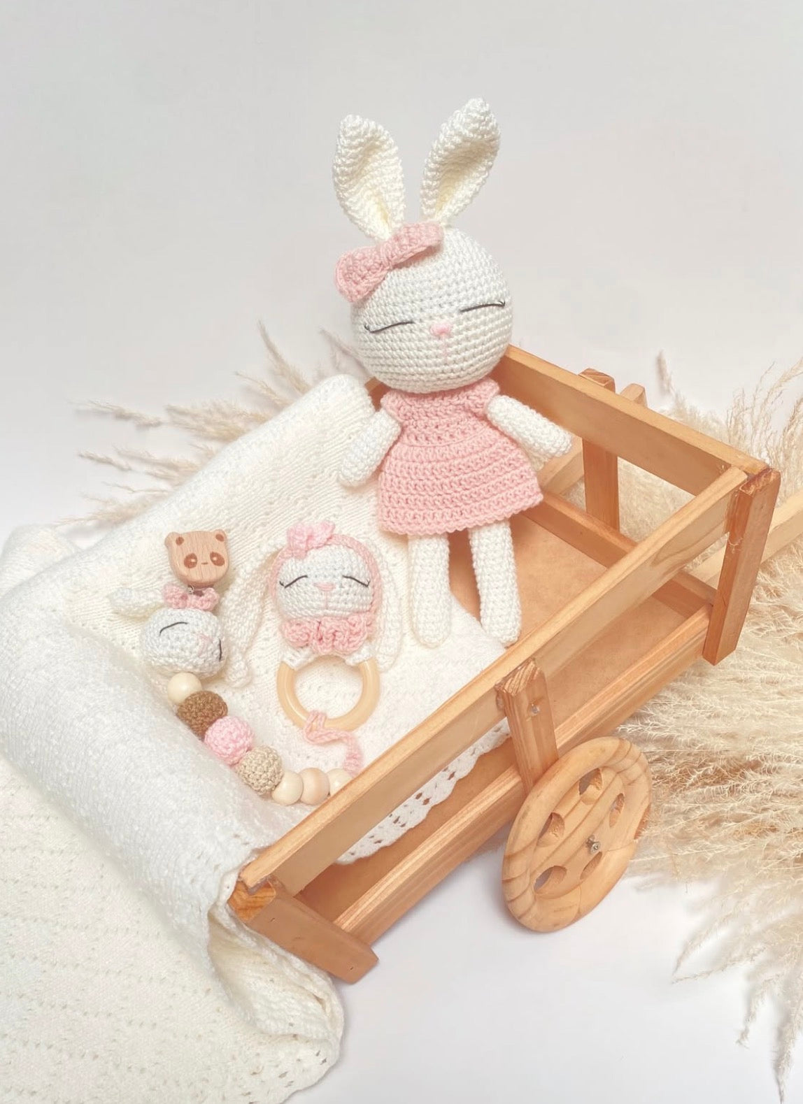 Kit x 3 Amigurumi + sonajero + tira sujetadora