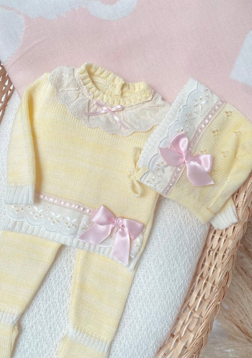Set Andalucía amarillo y rosa