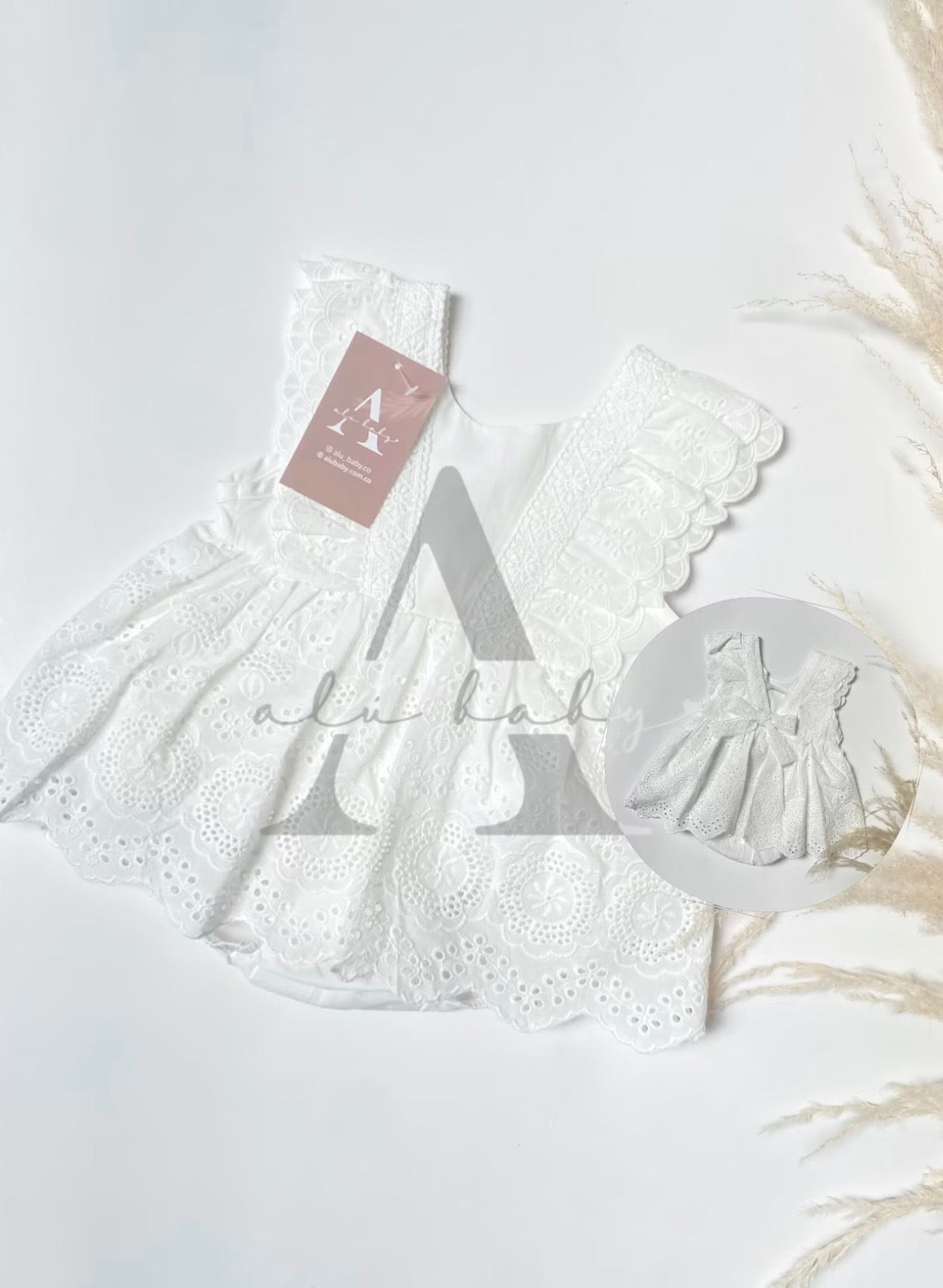 Vestido tipo body ojalillo