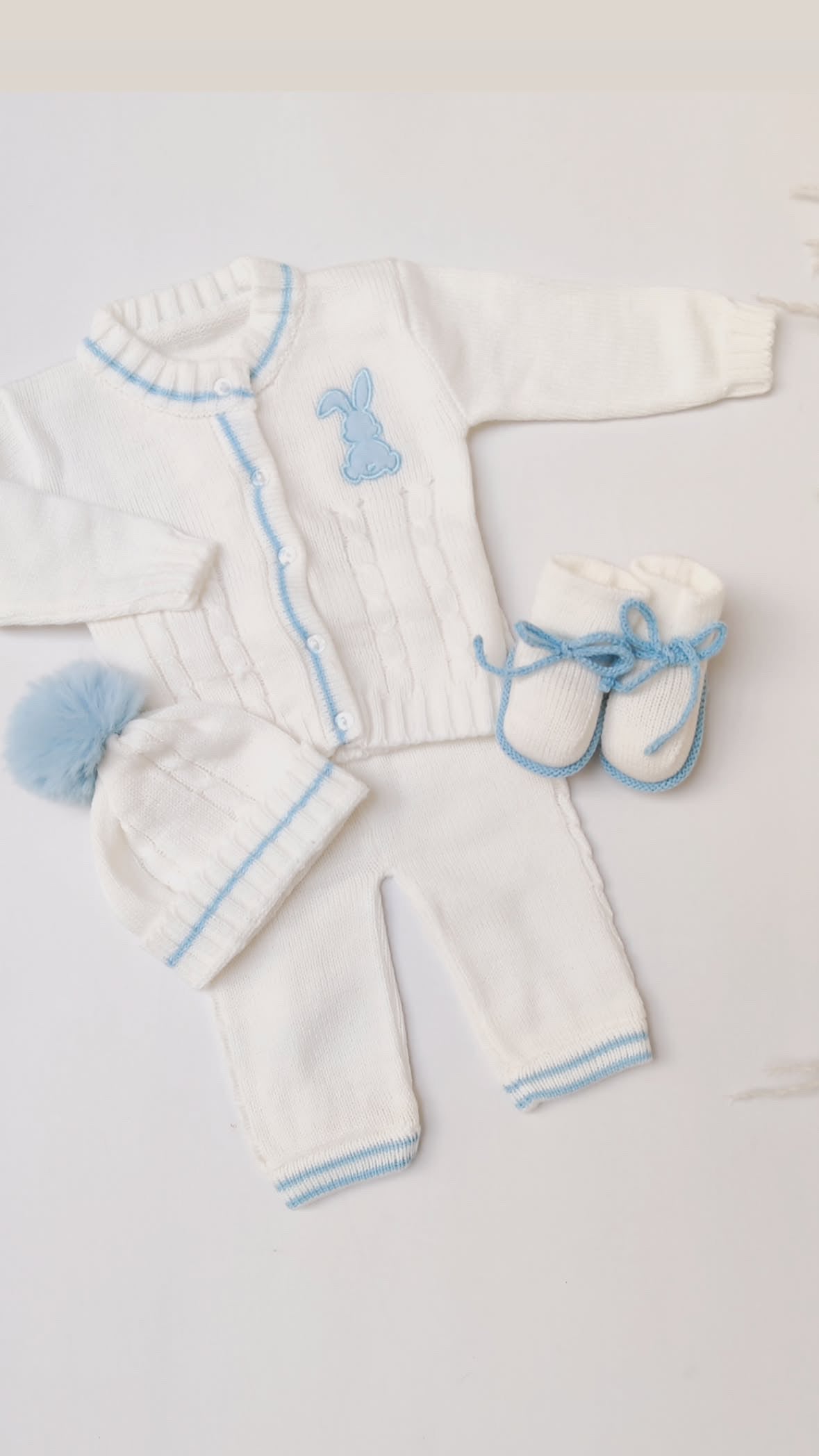 Set trenza conejo, hueso con azul  RN